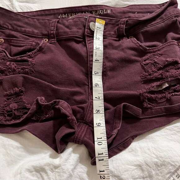 American Eagle Women's Burgundy Distressed Short Shortie Shorts size 14 - Picture 4 of 9